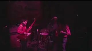 Dizz Brew live at The Redwood Bar