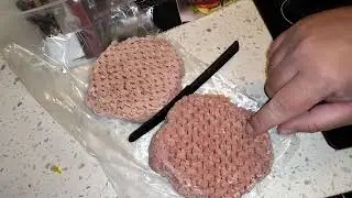 How to Quickly & Easily Separate Frozen Burger Patties (No tools required)/Separate Frozen Foods