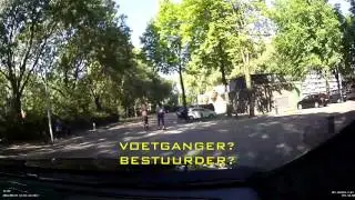 Dashcam Drive Safe | OXBOARD | VOETGANGER OF BESTUURDER?