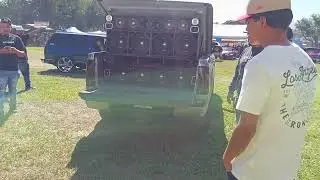 GMC sierra con equipo Open show Genius y DB Sound 