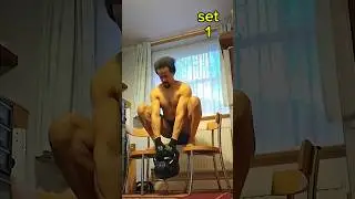 Приседания в стиле сумо на стульях с гирей для выполнения движений с полной амплитудой.