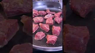 Кусочки стейка с чесночным маслом (простой ужин ко Дню святого Валентина дома) #шорты