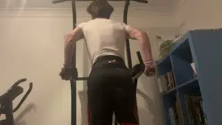 15 year old on a mission to become stronger.( chest back and abs!!)