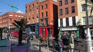 Dublin City Centre Walking Tour Ireland | Temple Bar District Street Scene 🇮🇪