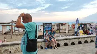 ПУСТЫЕ ПЛЯЖИ АБХАЗИИ И АЖИОТАЖ НА ГРАНИЦЕ ОТДЫХ И РАБОТА ЧЕМ ЗАНИМАТЬСЯ В СЕЗОН?
