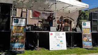 Ava and Phoebe Roncy Rocks 2019 (Neighbour Note Music Lessons in Toronto)