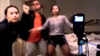 PUMP IT - Black Eyed Peas! Boredom + Webcam = STUPID FUN! =)