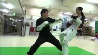 全身を蹴られまくるモデル青野楓、21歳。High Kick Angels