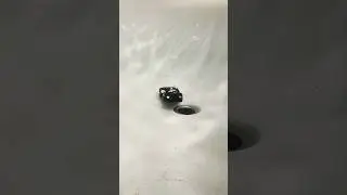 Черный нырок slowmo water car #slowed #slowmo #water #fall #underwater #fall #car #splash