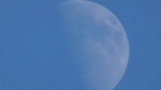 Mond am Tag - Halbmond
