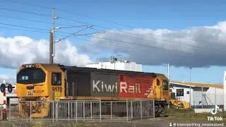 DL 9170 with M90C passing Kahikatea drive crossing Hamilton NIMT ( No Sound )