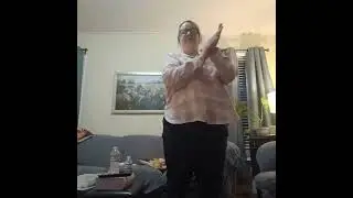 This is the clapping song with my new pink shirt on!😎👈👕👏👏👏👏👏