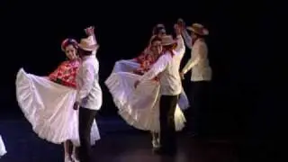 Fiesta en la Huasteca de Compañia Folklórica Alegria Mexicana