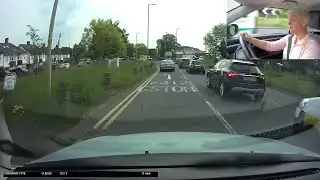 Watch how to drive to pass your driving test. A Watford test route SatNav The Dome & around Garston