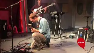 Giorgio Poi - Niente di strano Live @Radio2 6/10/2017
