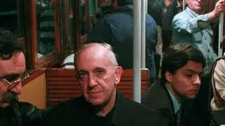 AS&Iacute; VIAJABA EL PAPA FRANCISCO EN EL SUBTE 