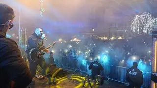 REVELION LA DEVA, CONCERTE LIVE, JOCURI DE LUMINI ȘI LASERE CARE AU MARCAT 