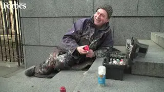 The &ldquo;chewing gum artist&rdquo; sculpts and repaints scraps of gum discarded by passers-by in London