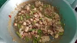 Stir-fried chicken, green beans, mushrooms, tofu and tofu croquettes