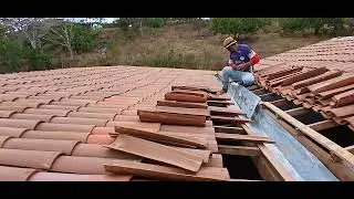 HOJE FOI DIA DE AJEITAR AS BRECHAS DA CALHA OLHA SÓ O RESULTADO 