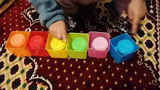 Easy color sorting activity for toddlers using Play Dough 