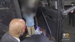 Gov. Hochul calls on feds to help with New York's migrant crisis