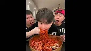TASTY AND SPICY NOODLES MUKBANG ASMR  #food #mukbang #asmrfood #shorts