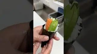 Salmon temaki (hand roll ) #sushi #temaki #handroll #sushilife #food #salmon #chef #shorts #fyp
