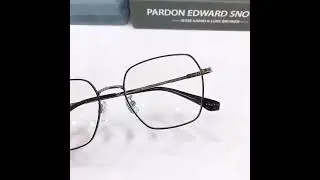 Titanium Black Glasses #eyewear #glassesmuseum #glasses #shorts #eyewearfashion #eyewearstyle #retro