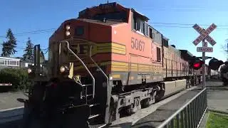 (Northbound) BNSF Grain/Feed Load Train passes through the Titlow Beach / 6TH Ave Railroad Crossing.