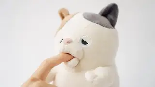 Yukai Engineeringstuffed animal robot to nibble on your finger - Amagami Ham Ham