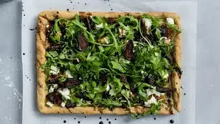 Caramelized Onion, Fig & Goat Cheese Pizza with Arugula