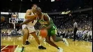 Shawn Kemp Double Pump Reverse Poster Dunk