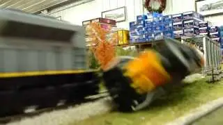 10/6/13 HD: HO Scale BNSF SD70ACe & KCS SD70ACe Derail