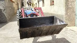Tractor Ebro Super 55 viajando por todo el pueblo