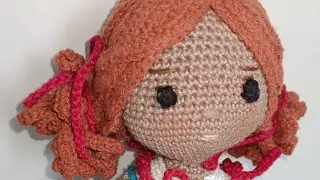 Boneca amigurumi em crochê 
