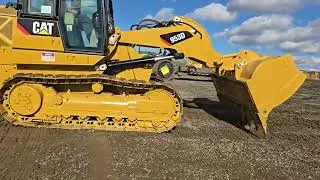2011 CATERPILLAR 953D For Sale
