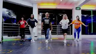 Auto Rojo Remix- ‪@maramaoficial  , ‪@VilmaPalmaOficial  ‬| Zumba® |Coreografía | Ernesto Jara