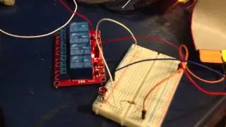 Raspberry Pi Controls Relay