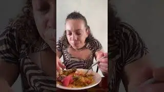 Um franguinho com limão não pode faltar