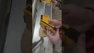 DeWalt taker ręczny