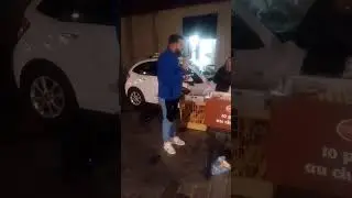 Le frère Steve qui chante lundi 29.12.25 au marché Brauhauban à Tarbes 