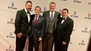Senator Richard Blumenthal receives the First Amendment Defender Award