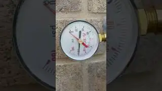 Давление воды у клиентов было 140 фунтов на квадратный дюйм!