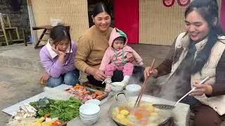 Village Life | Cutting Firewood and Cooking Chicken Hotpot Outdoors