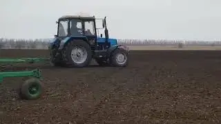18.03.18  бороны на горохе сгбз 21 с мтз 1025 Приморско-Ахтарск КФХ Чубарец Ю.И.