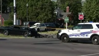 Crash leads to 2 shot, 1 killed in Detroit