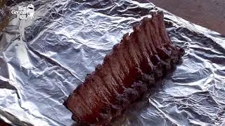 Hvordan man tilberede spareribs med 3-2-1 metoden i et Big Green Egg