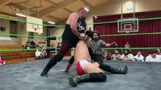 CRW- Tommy the Moose vs Vinny the Fixxer