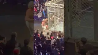 CM PUNK SAVES DAMIAN PRIEST IN A TOWEL AT MSG #wwe #msg #wwemsg #wweholidaytour